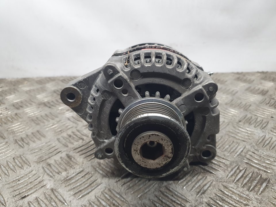 Alternador para Toyota Land Cruiser (J15)