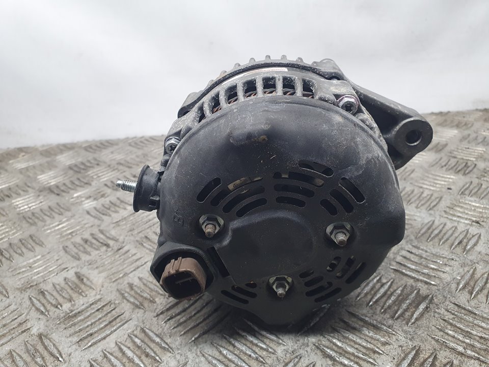 Alternador para Toyota Land Cruiser (J15)