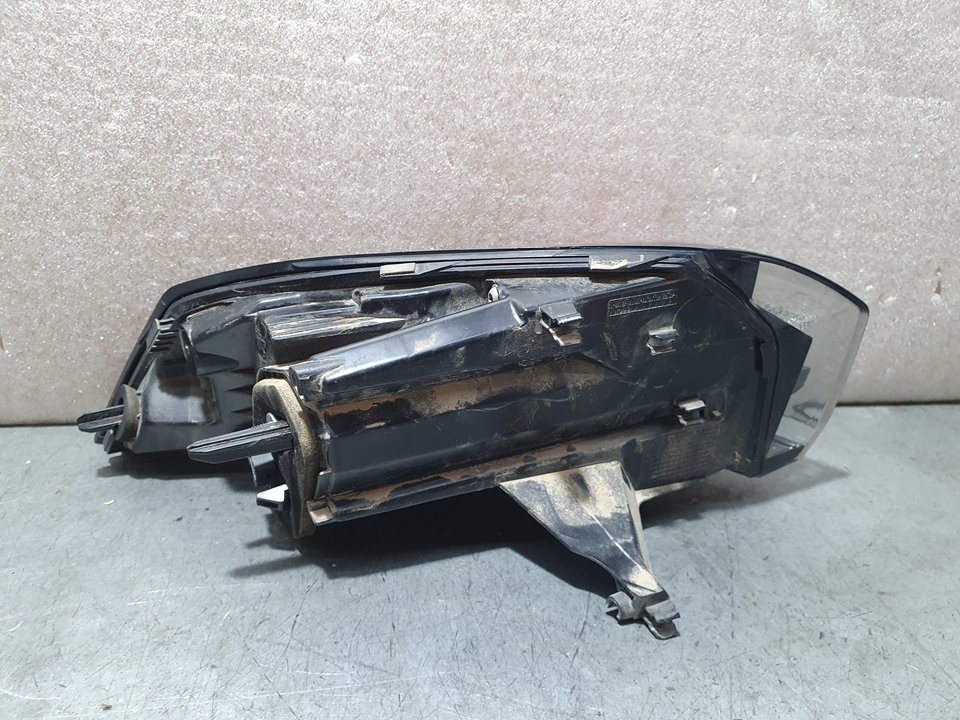 Piloto Trasero Derecho para Peugeot 2008 (P1)
