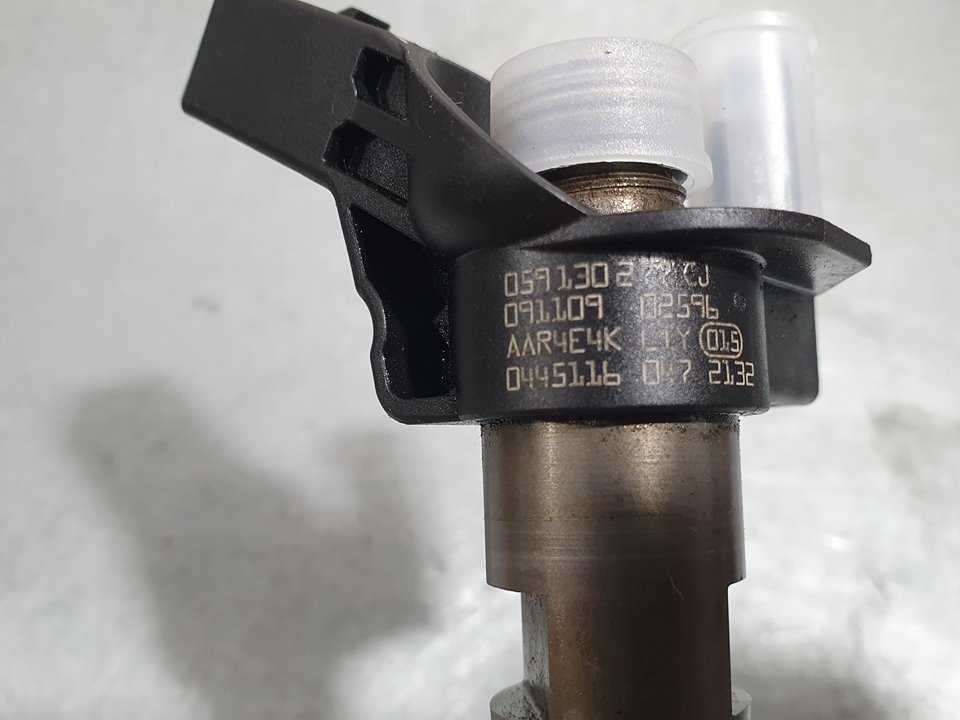 Inyector para Audi A6 Avant (4F2)
