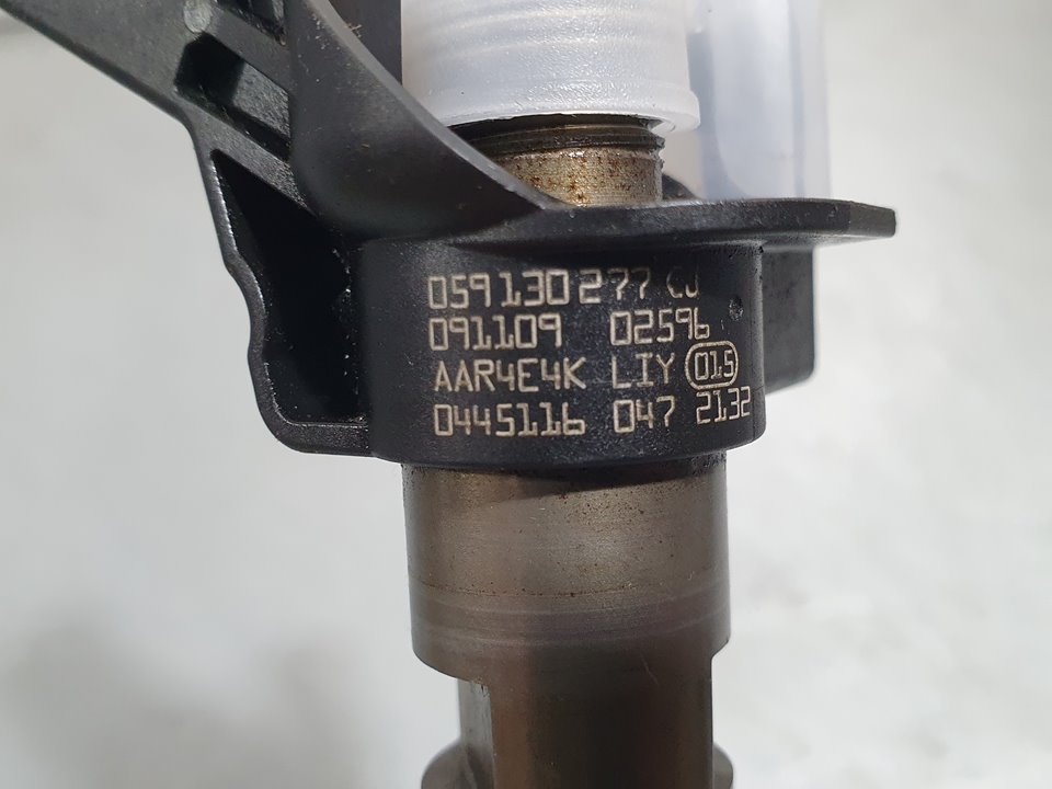 Inyector para Audi A6 Avant (4F2)