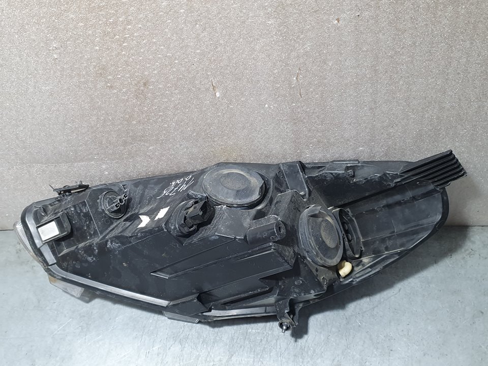 Faro Derecho para Ford Fiesta (Ce1)