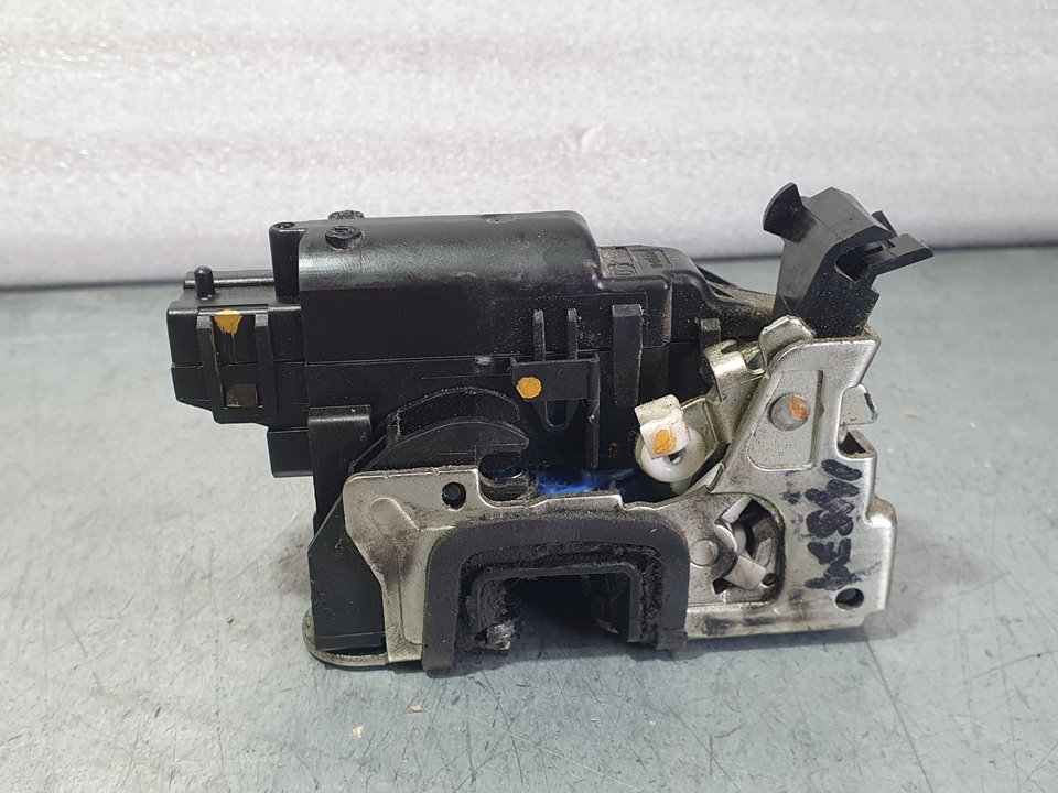 Cerradura Puerta Delantera Derecha para Volkswagen Polo