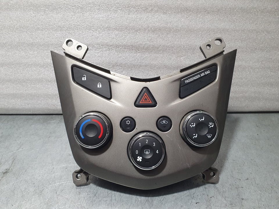Mando Calefaccion / Aire Acondicionado para Chevrolet Aveo