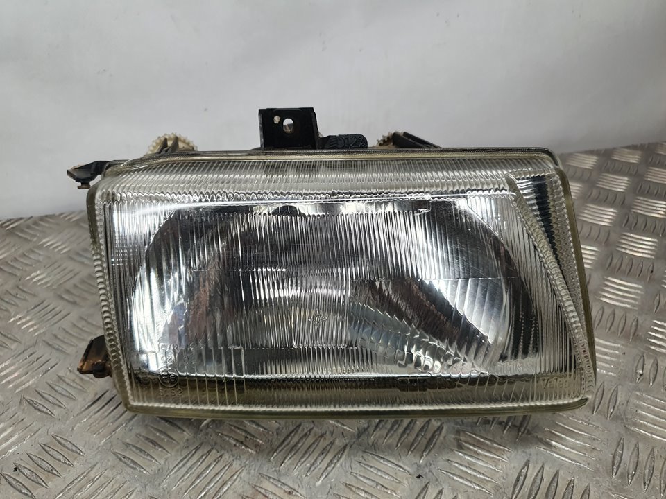 Faro Derecho para Seat Cordoba Berlina (6K2)