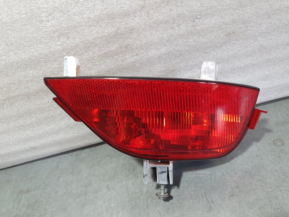 Piloto Trasero Derecho Paragolpes para Dacia Sandero