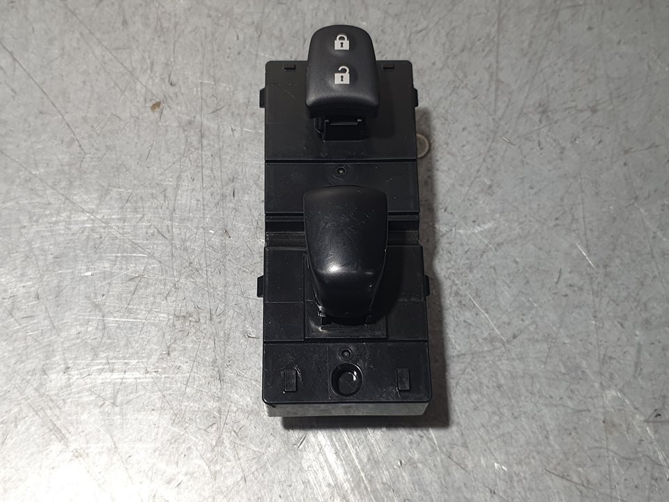Mando Elevalunas Delantero Derecho para Nissan Pulsar (C13)