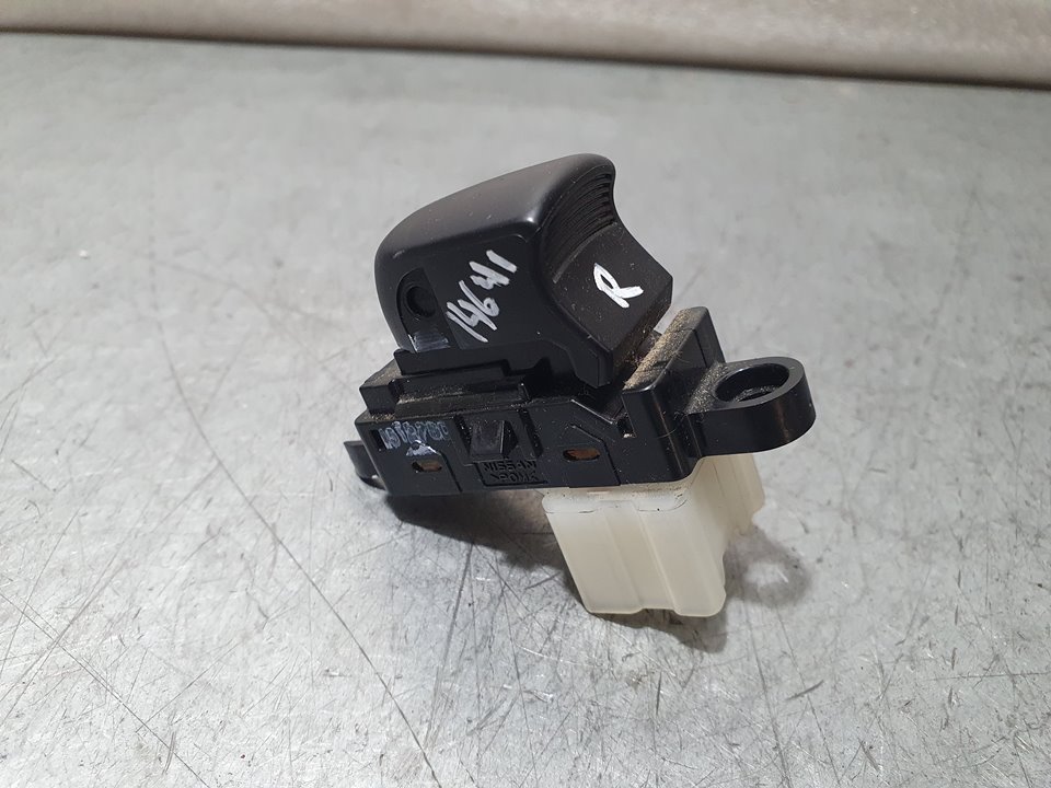 Mando Elevalunas Trasero Izquierdo para Nissan Qashqai (J11)