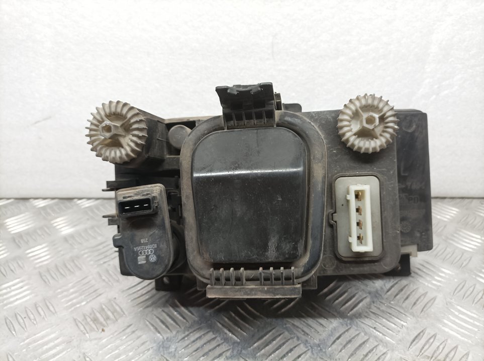 Faro Izquierdo para Seat Cordoba Berlina (6K2)
