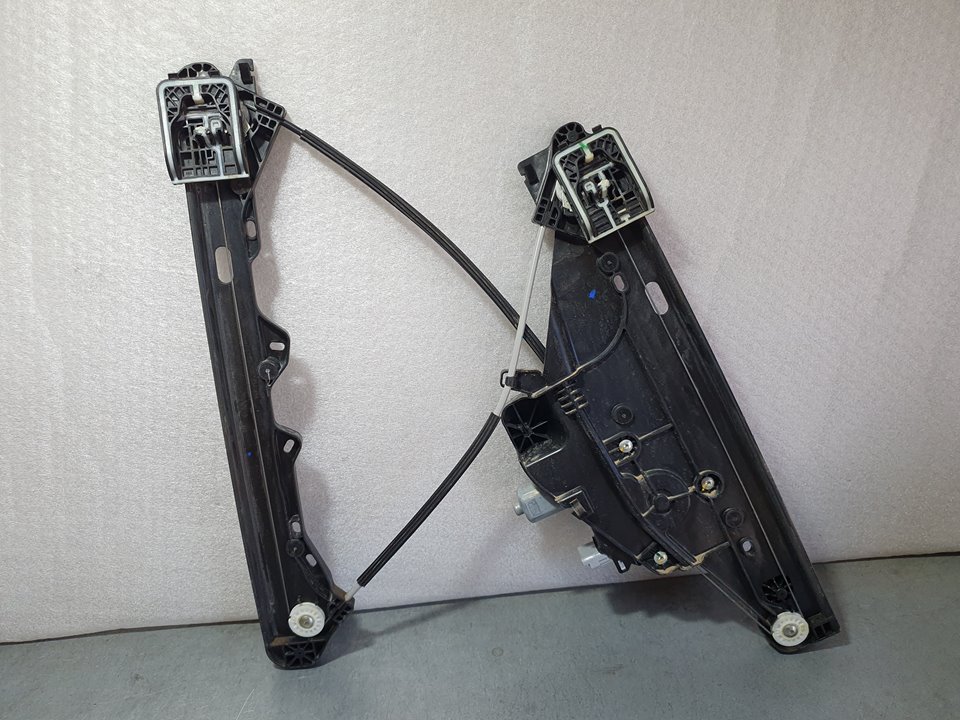 Elevalunas Delantero Derecho para Peugeot 2008 (P1)