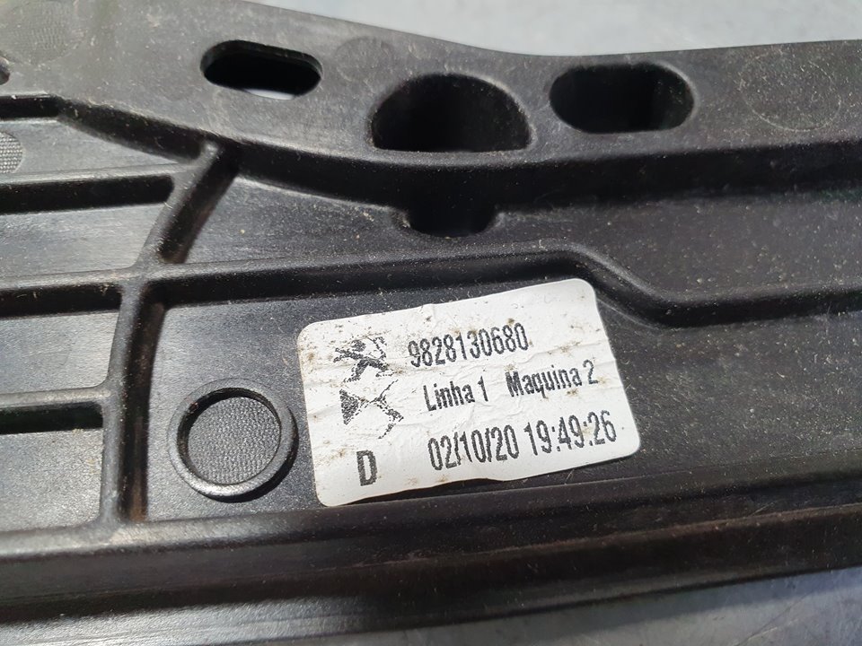 Elevalunas Delantero Derecho para Peugeot 2008 (P1)