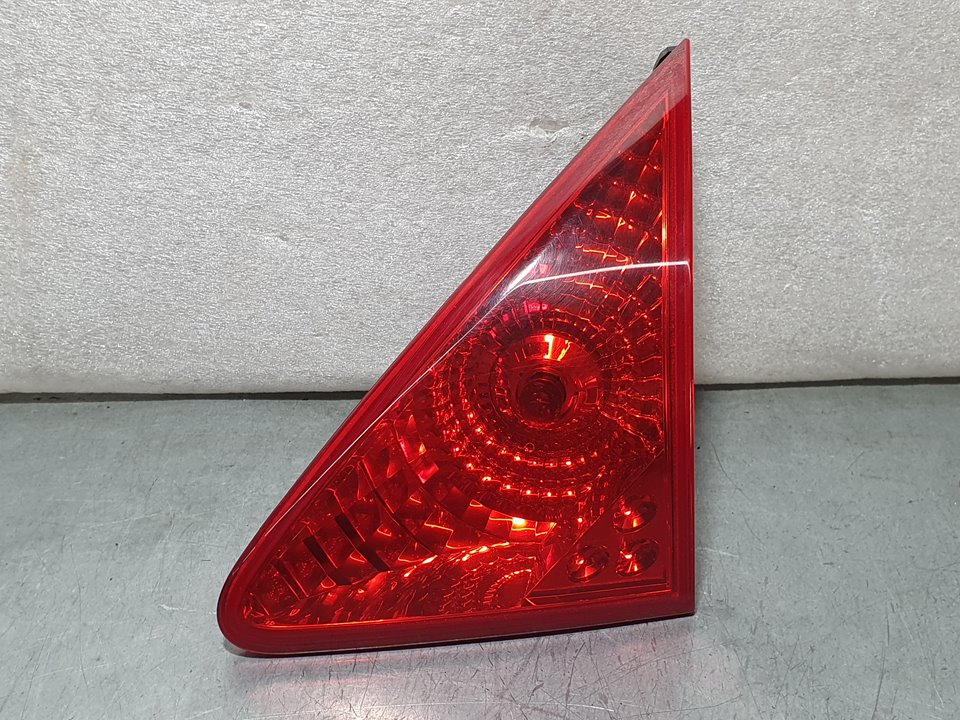 Piloto Trasero Derecho para Peugeot 3008