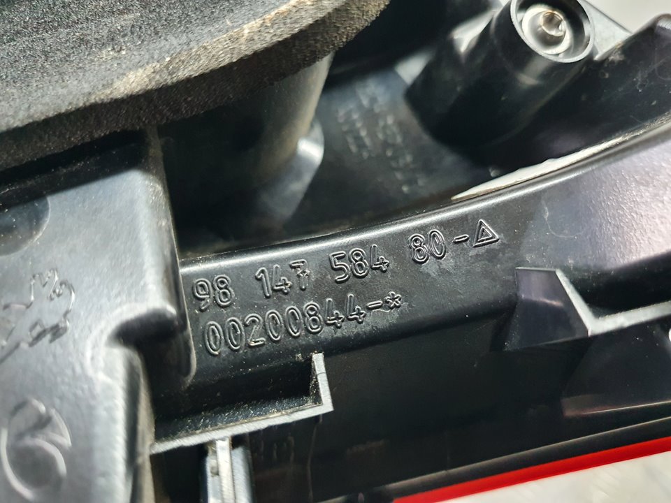 Piloto Trasero Izquierdo para Peugeot 2008 (--.2013->)