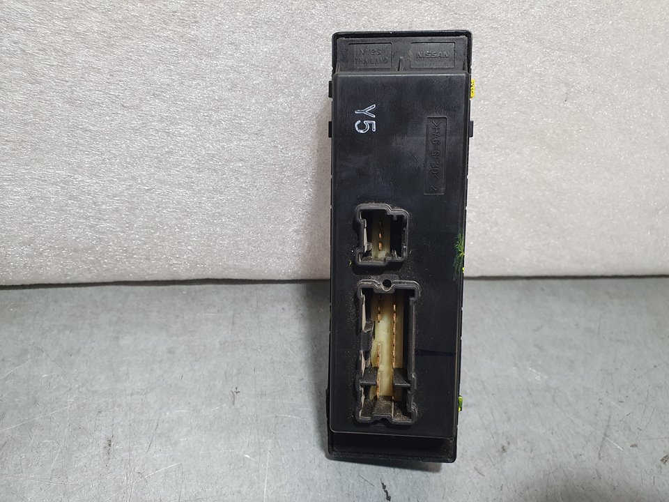 Mando Elevalunas Delantero Izquierdo para Nissan Pulsar (C13)