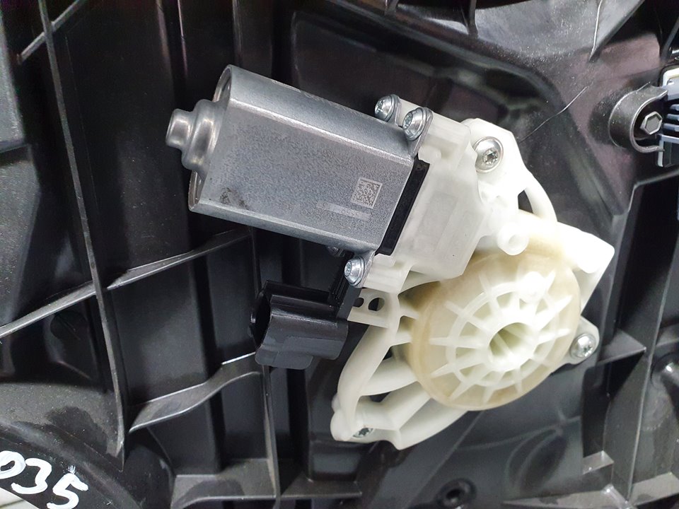 Elevalunas Delantero Derecho para Ford Fiesta (Ce1)