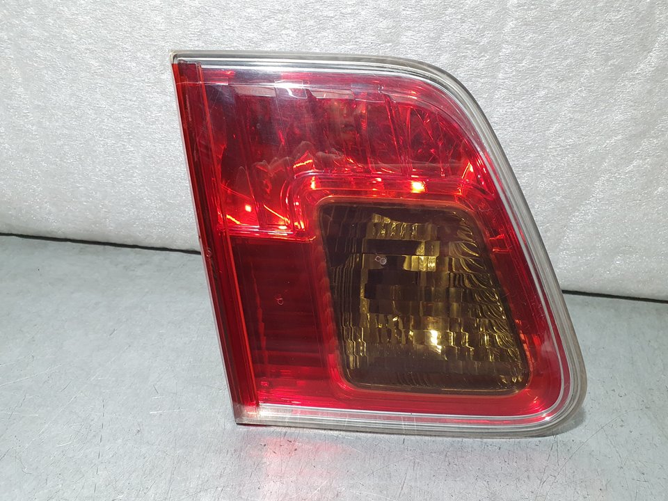 Piloto Trasero Izquierdo para Toyota Avensis (T27)