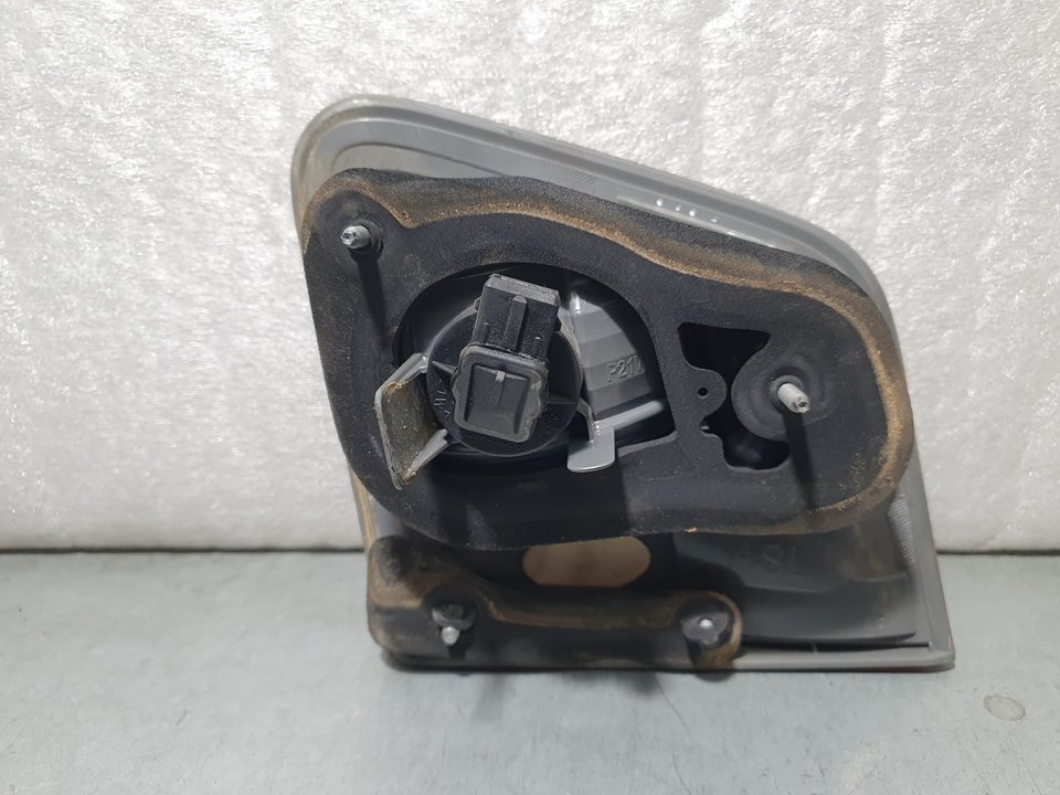 Piloto Trasero Izquierdo para Toyota Avensis (T27)