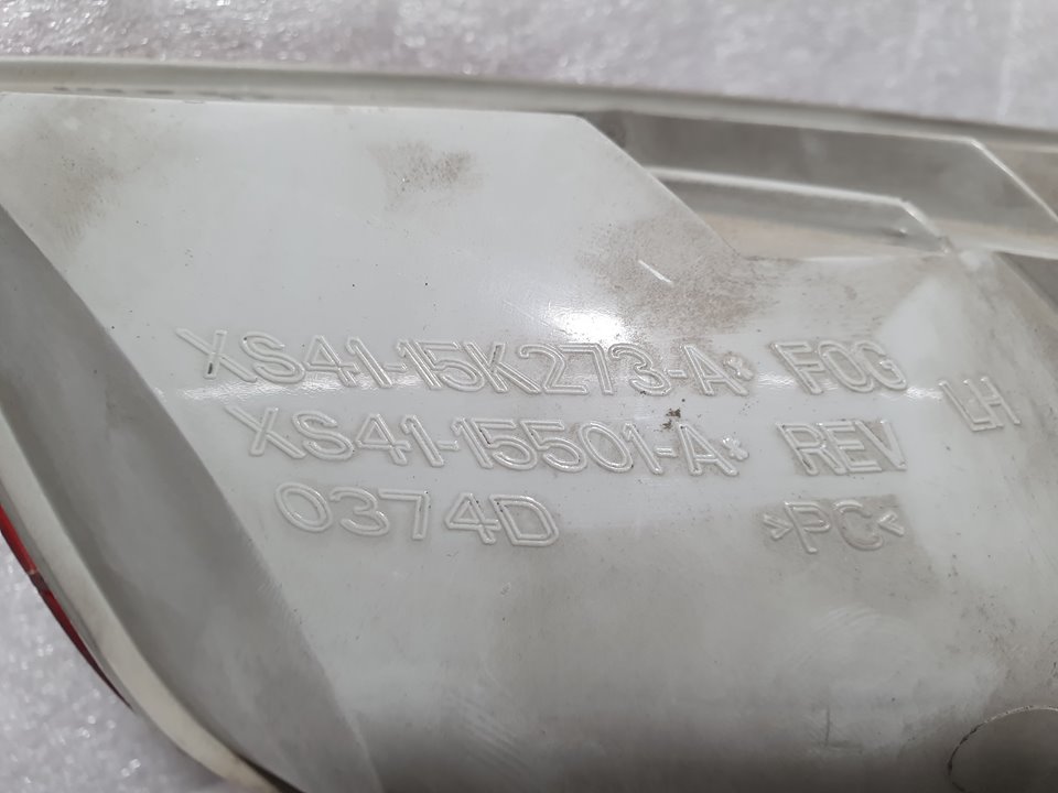 Piloto Trasero Izquierdo Paragolpes para Ford Focus Berlina (Cak)