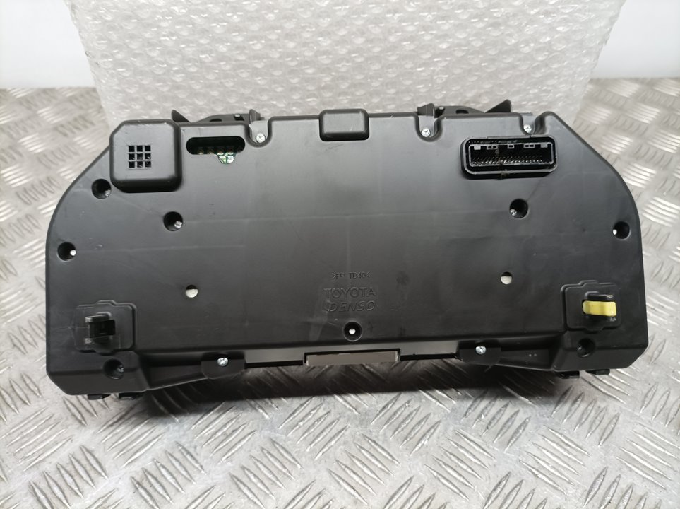 Cuadro Instrumentos para Toyota Avensis (T27)