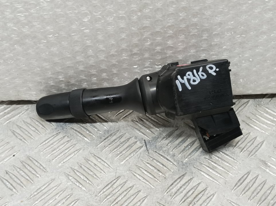 Mando Limpia para Toyota Avensis (T27)