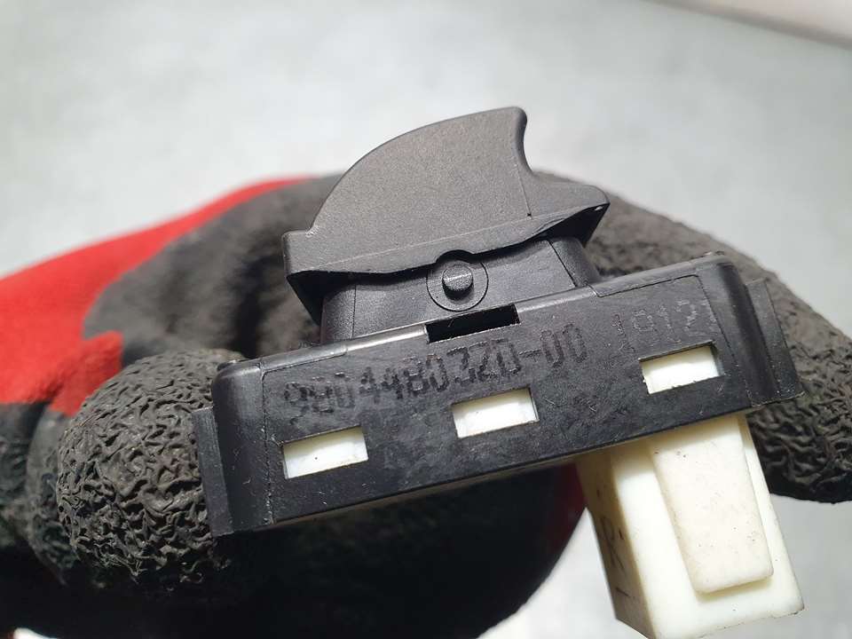 Mando Elevalunas Delantero Derecho para Peugeot 208 (P2)