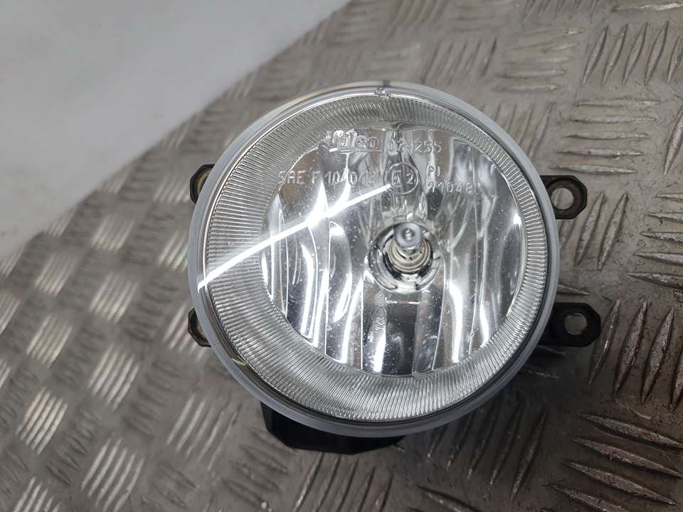 Faro Antiniebla Derecho para Toyota Auris Touring Sports (E18)