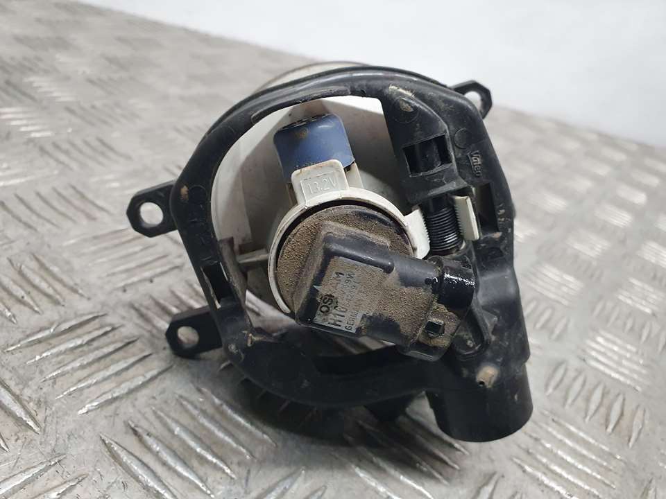 Faro Antiniebla Derecho para Toyota Auris Touring Sports (E18)