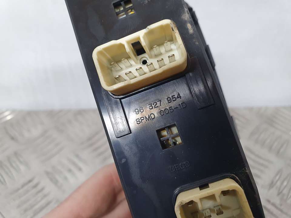 Mando Elevalunas Delantero Izquierdo para Chevrolet Epica