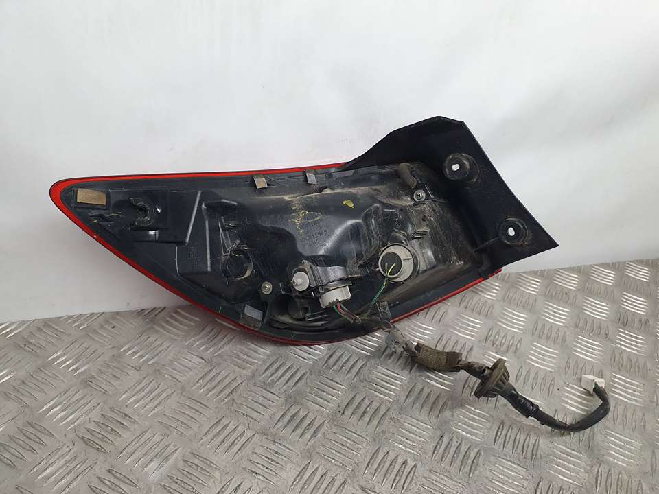 Piloto Trasero Derecho para Mazda 2 Lim. ()
