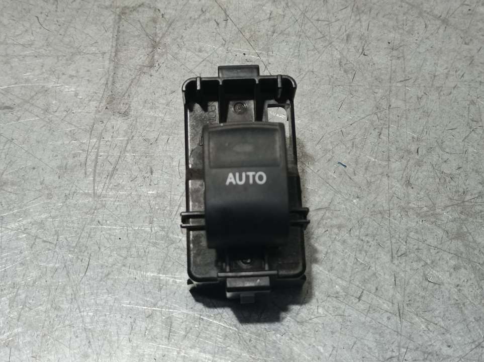 Mando Elevalunas Trasero Derecho para Toyota Auris Touring Sports (E18)
