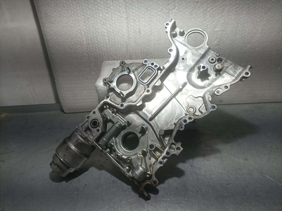 Tapa Distribucion para Toyota Avensis (T27)