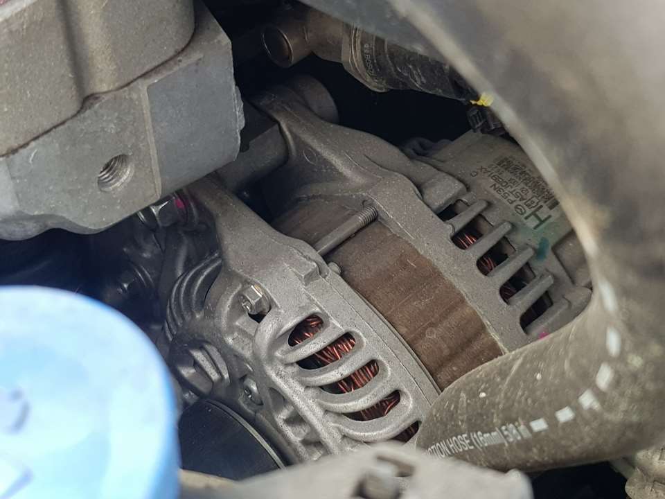 Alternador para Mazda 2 Lim. ()