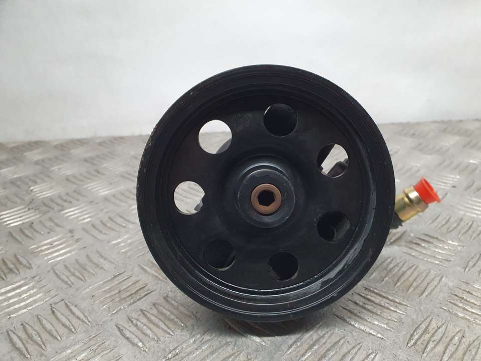 Bomba Direccion para Ford Focus Berlina (Cak)