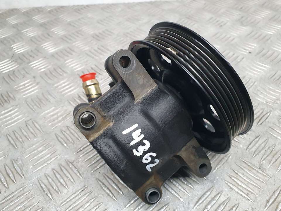 Bomba Direccion para Ford Focus Berlina (Cak)