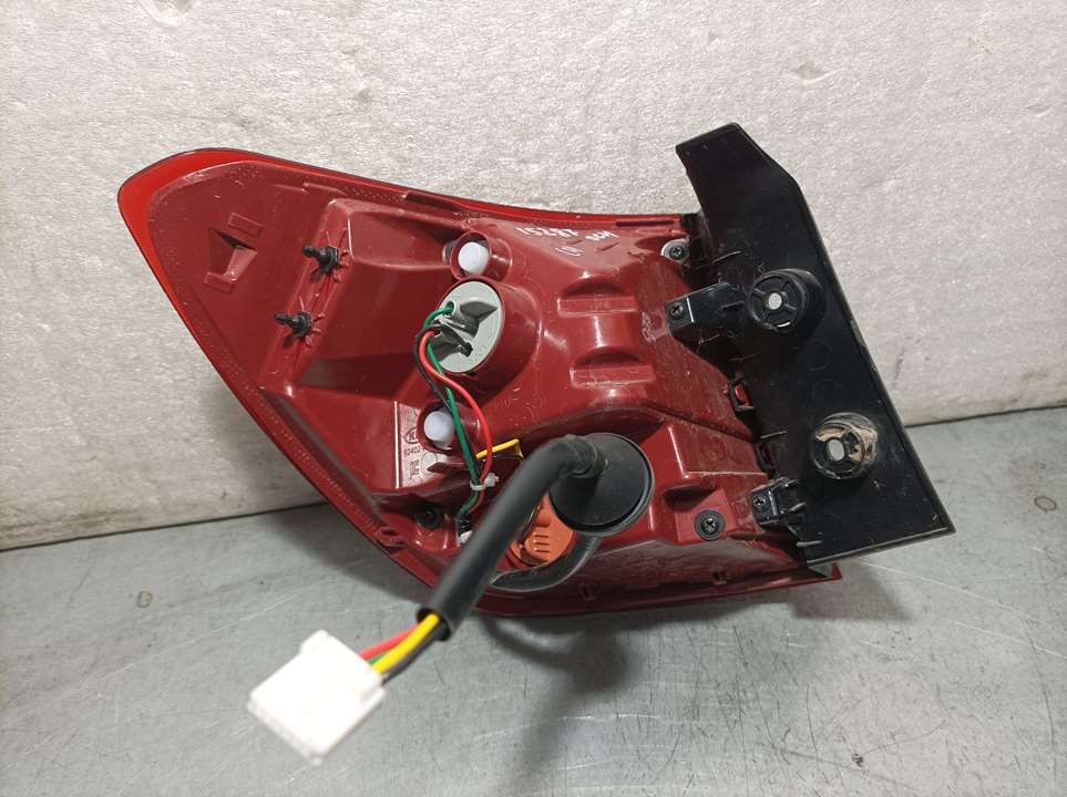 Piloto Trasero Derecho para Kia Rio (Yb)