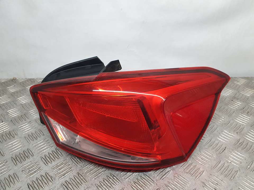 Piloto Trasero Derecho para Seat Ibiza (Kj1)
