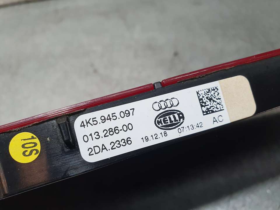 Luz Central De Freno para Audi A6 Berlina (4A2)