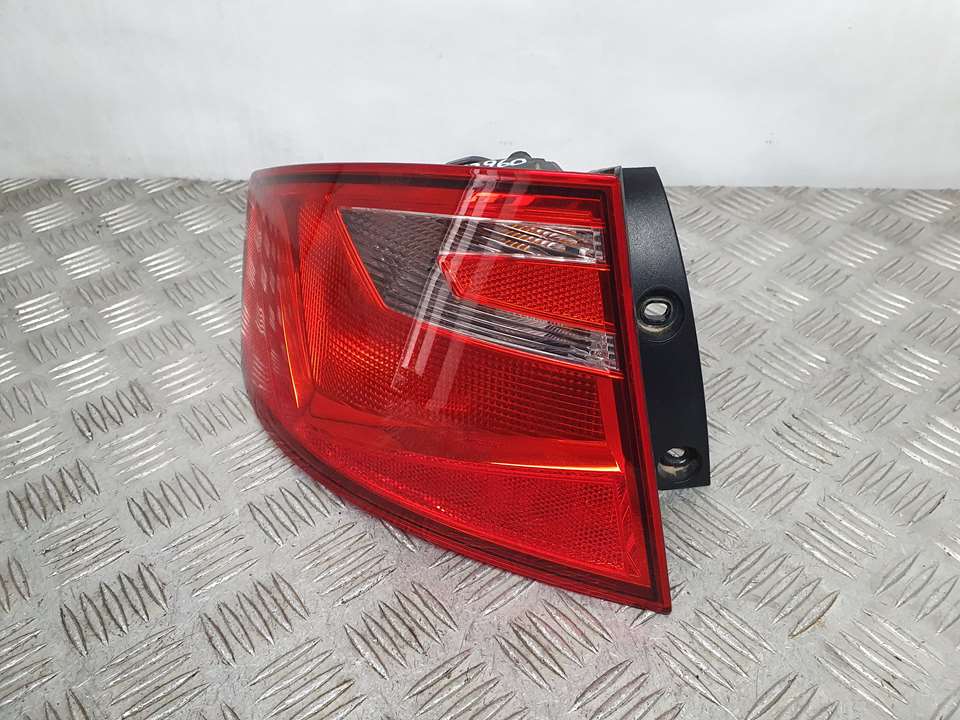 Piloto Trasero Izquierdo para Seat Toledo (Kg3)