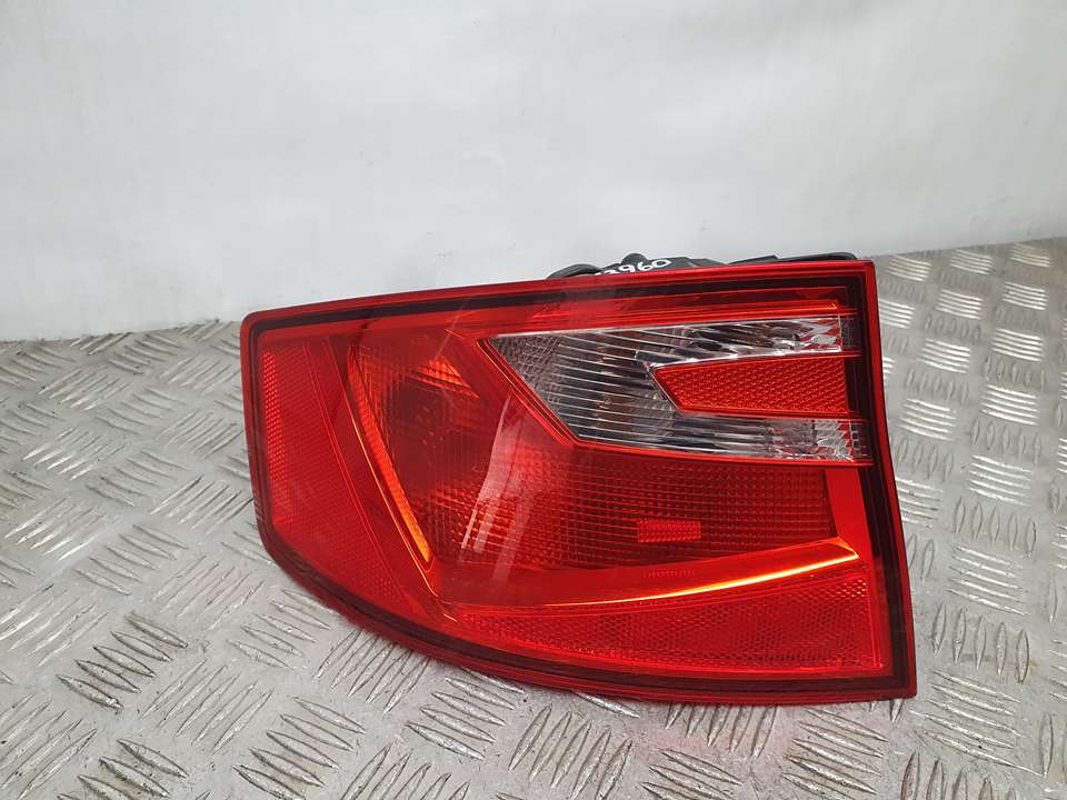 Piloto Trasero Izquierdo para Seat Toledo (Kg3)