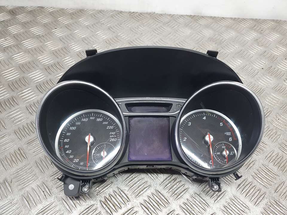 Cuadro Instrumentos para Mercedes-Benz Clase Gla (W156)