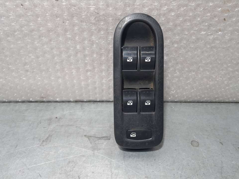 Mando Elevalunas Delantero Izquierdo para Renault Megane Ii Berlina 5P