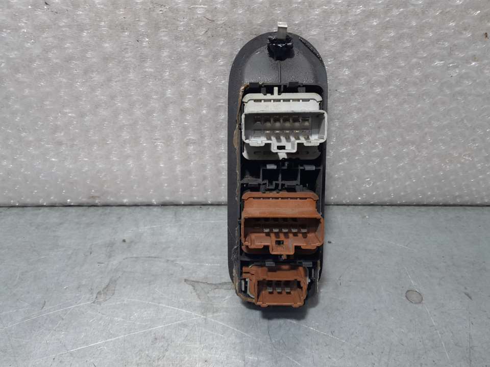 Mando Elevalunas Delantero Izquierdo para Renault Megane Ii Berlina 5P