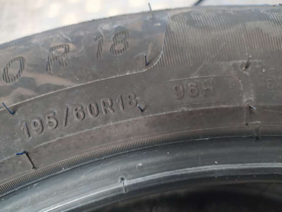 Neumatico Pareja para Neumaticos Reutilizados