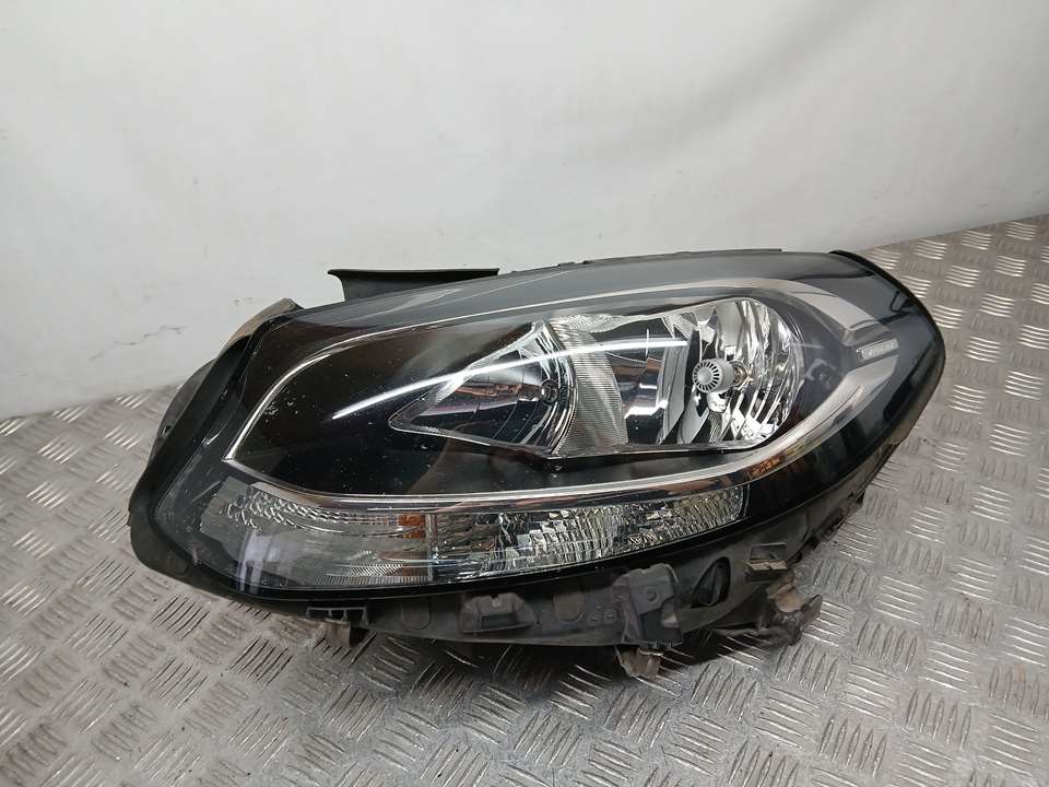 Faro Izquierdo para Mercedes-Benz Clase B (W246)