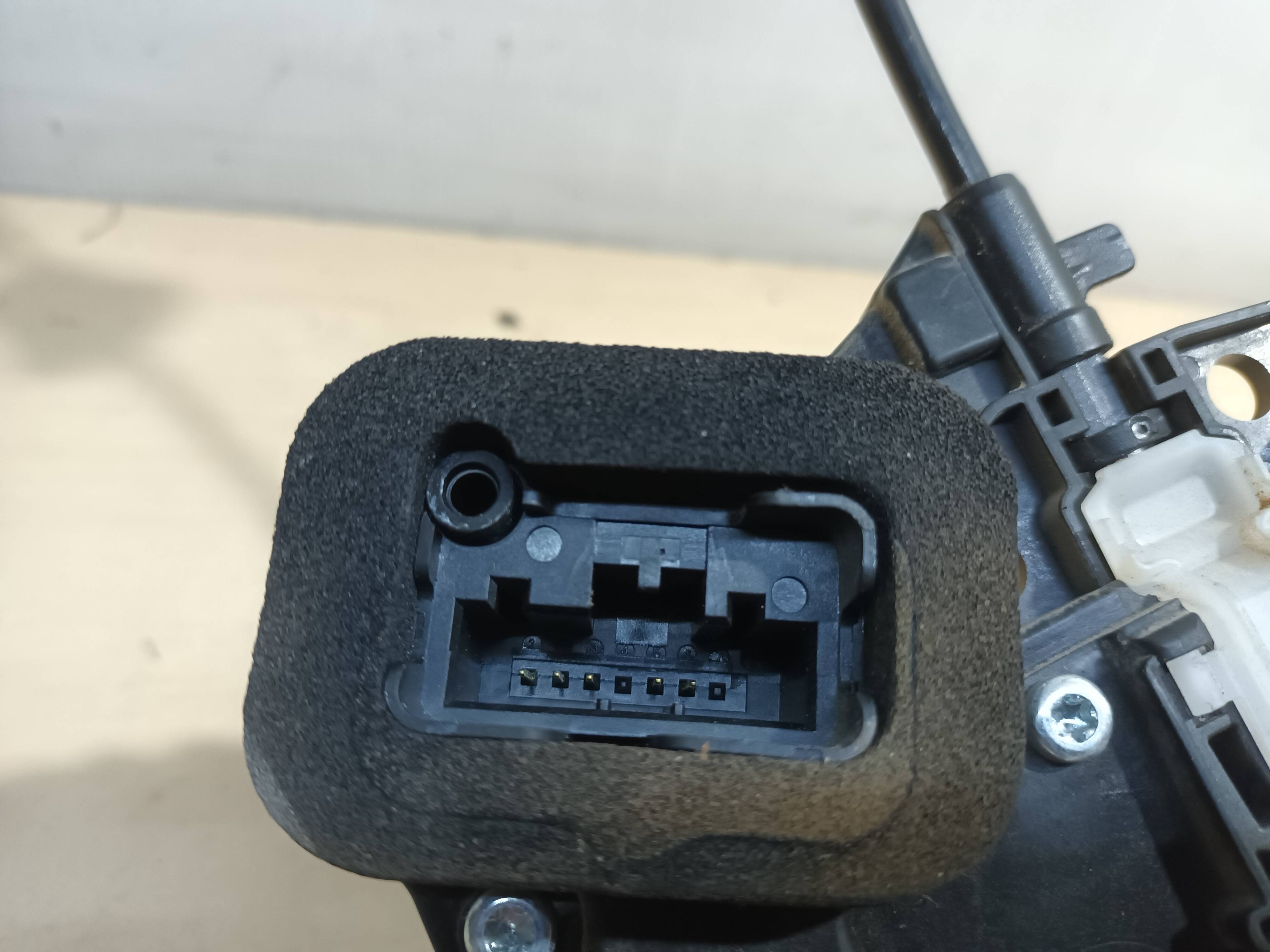 Cerradura Puerta Trasera Izquierda para Seat Arona