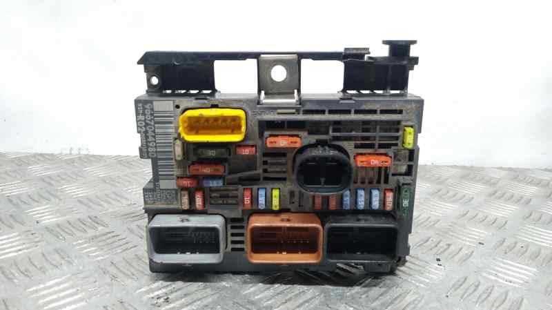 Caja Reles / Fusibles para Peugeot 5008