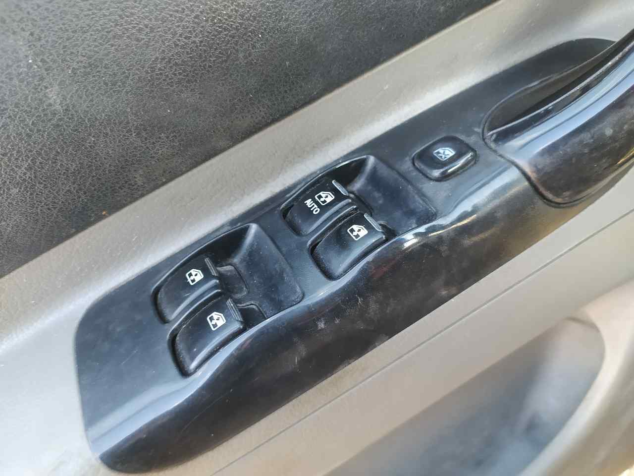 Mando Elevalunas Delantero Izquierdo para Chevrolet Tacuma