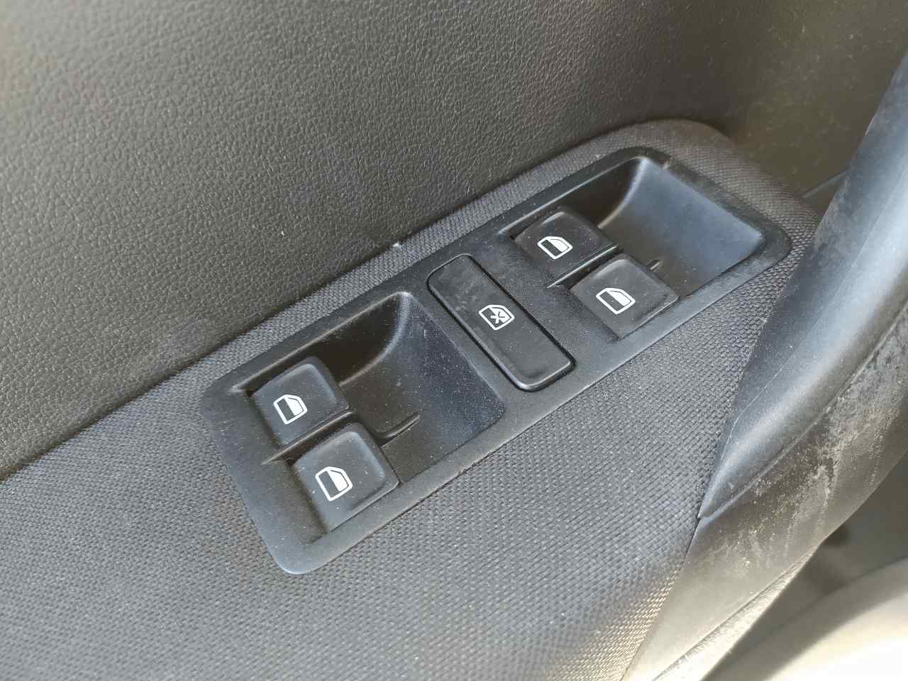 Mando Elevalunas Delantero Izquierdo para Volkswagen Polo (6C1)