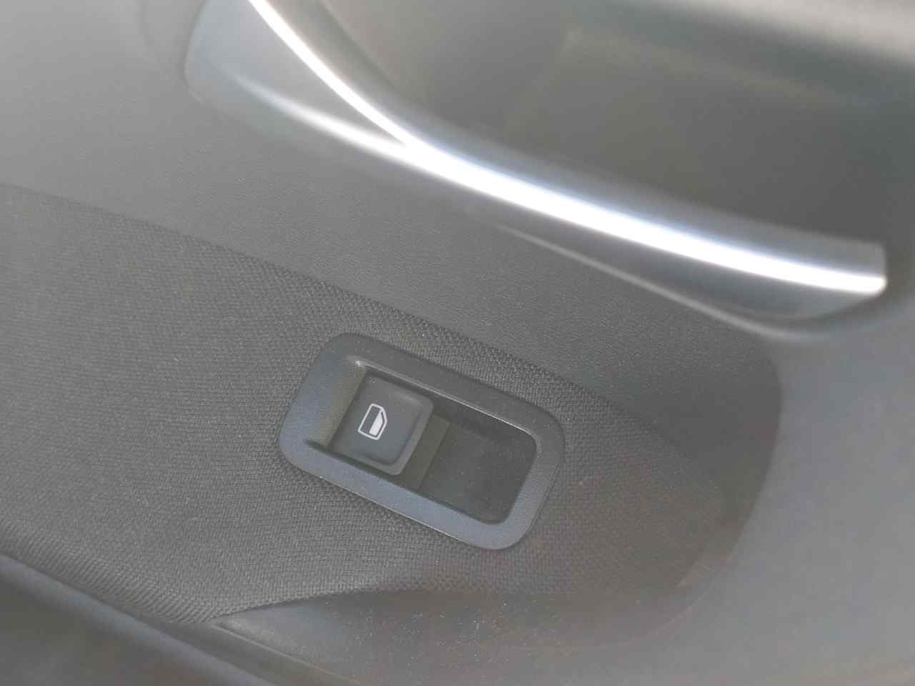 Mando Elevalunas Trasero Izquierdo para Volkswagen Polo (6C1)