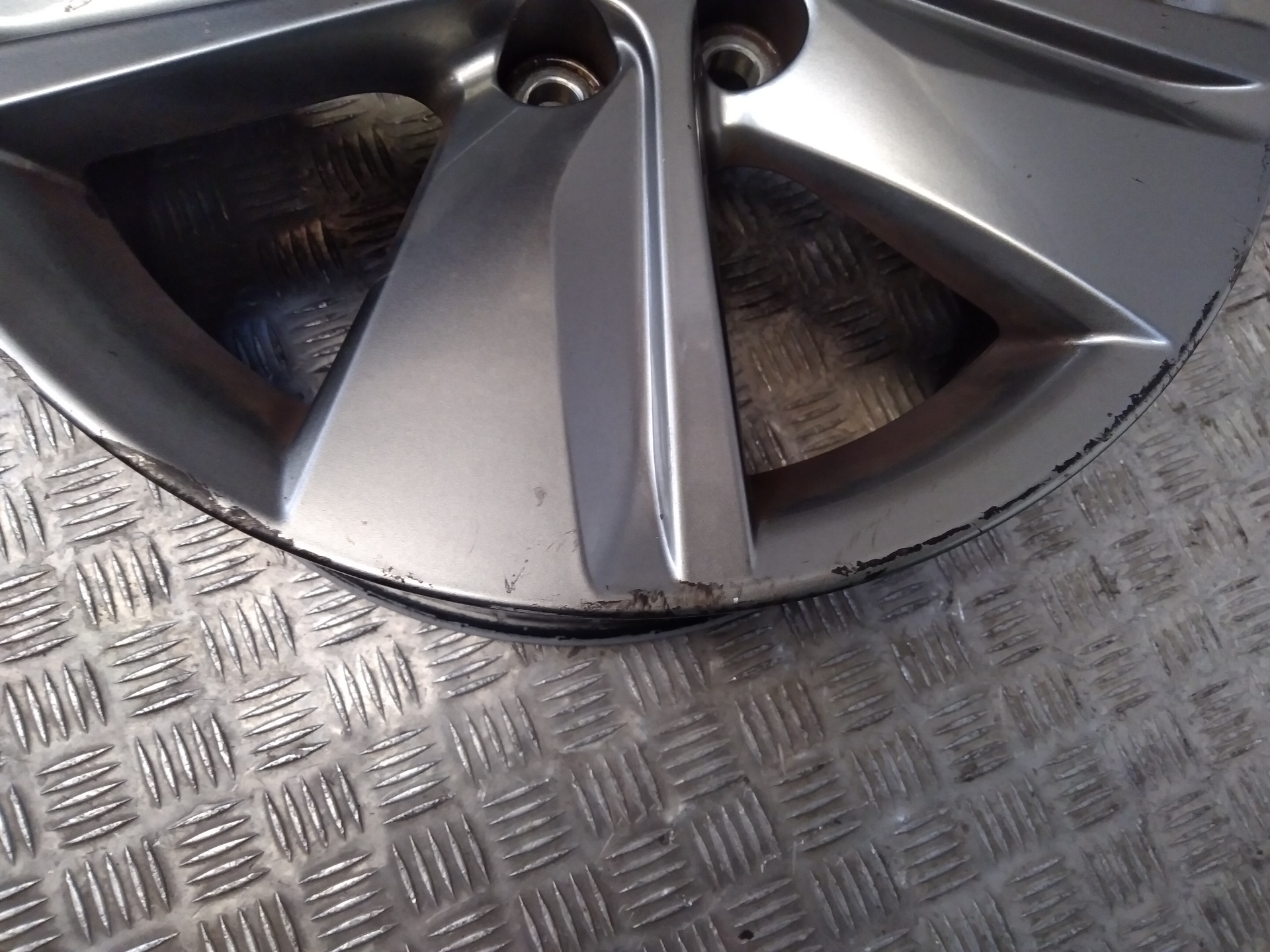 Juego Llantas Aluminio para Toyota Avensis (T27)